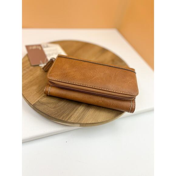 b.o.c Born Concept Clutch Wallet dark tan Faux Leather Snap NWT - Picture 4 of 16